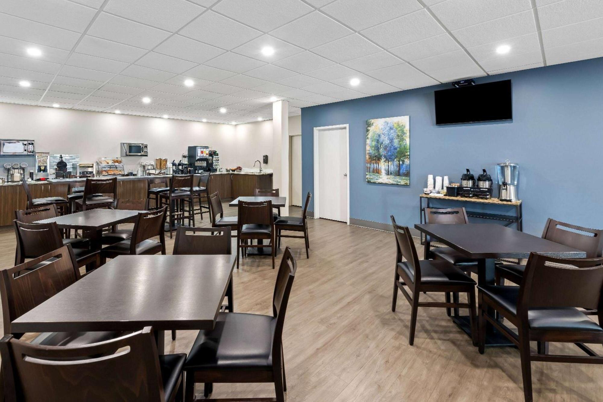 Howard Johnson By Wyndham Hotel 2*