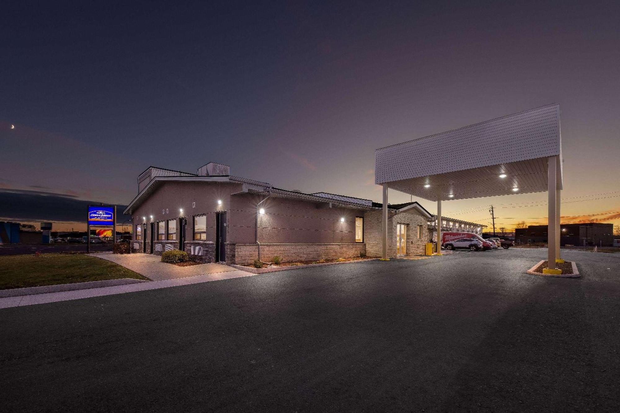 Hotel Howard Johnson By Wyndham 2*